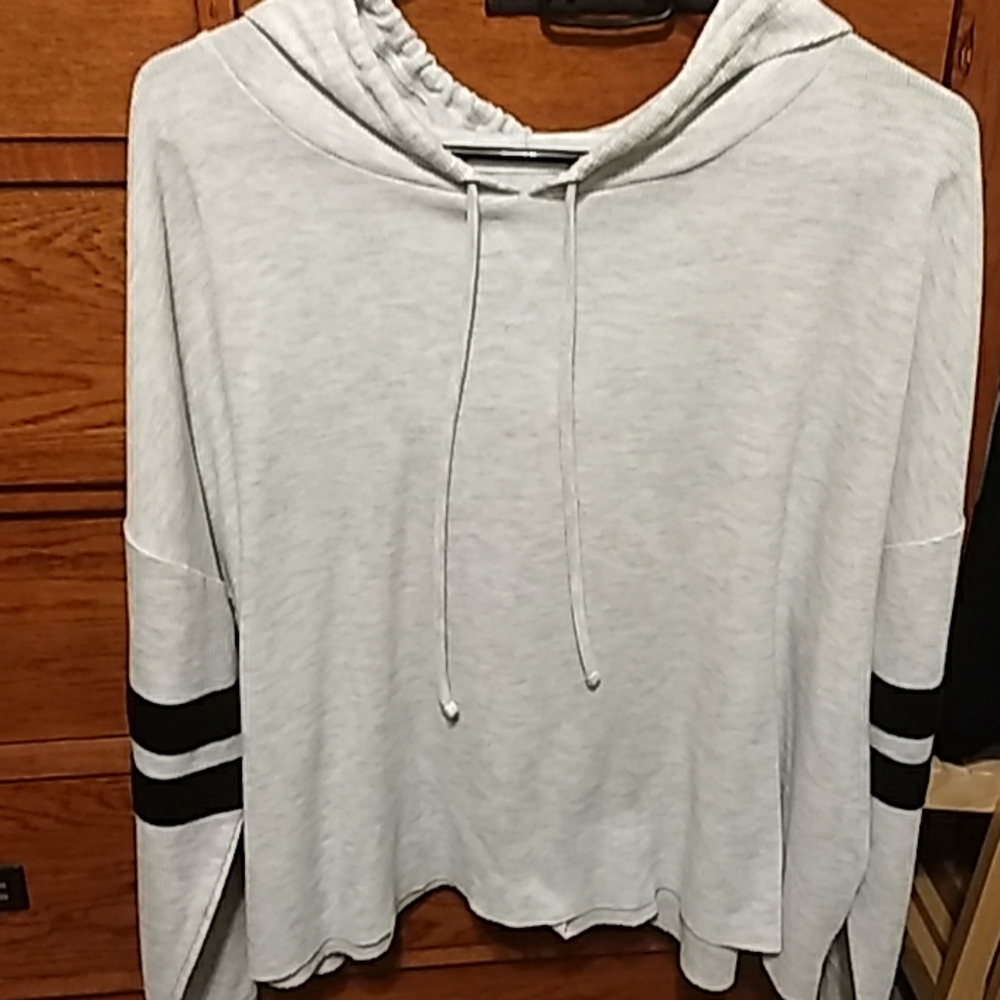 Juniors hooded pullover